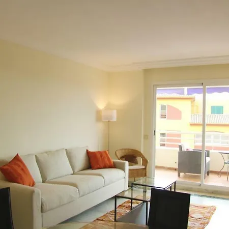 Bonito Piso En Milla De Oro Apartment