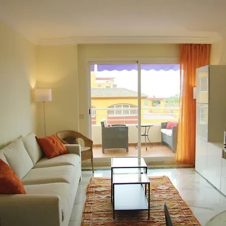 Bonito Piso En Milla De Oro * Marbella